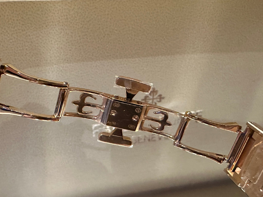 Patek Philippe-The Most Beautiful Nautilus